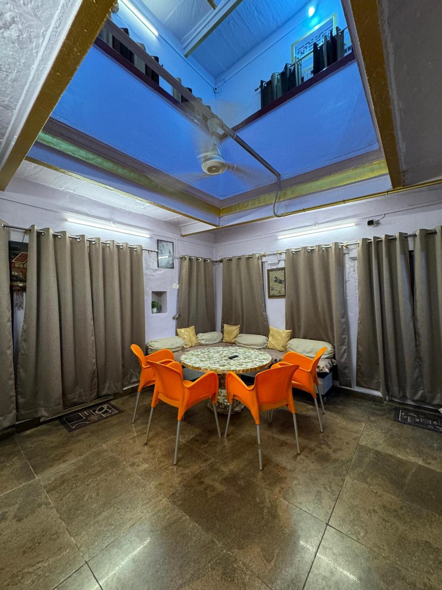 The Golden Lodge Varanasi Exterior photo